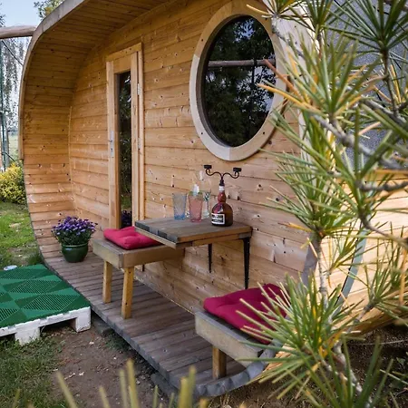 In Niedergurig Mit Grill, Sauna Und Garten * Malschwitz