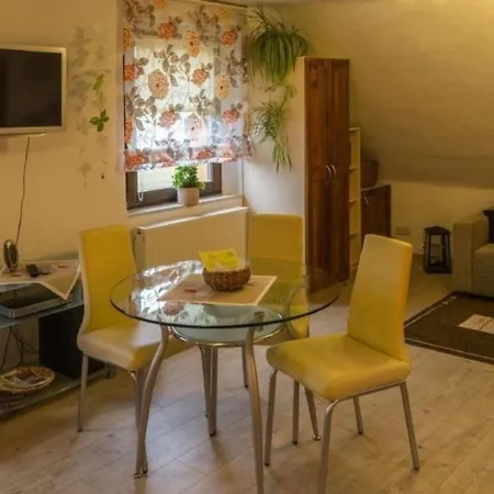 In Niedergurig Mit Grill, Sauna Und Garten * Malschwitz
